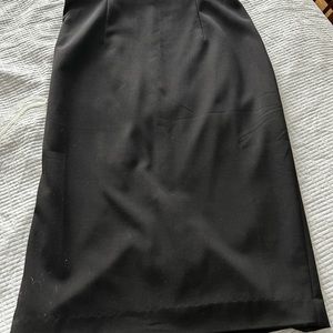 Gorgeous black pencil skirt like new!